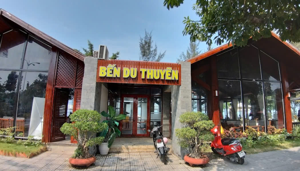 Café Bến Du Thuyền